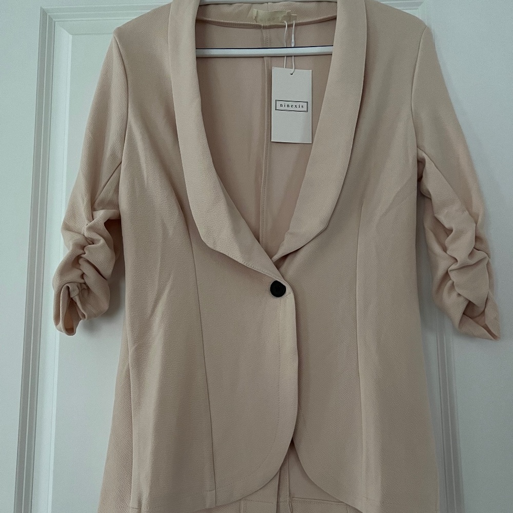 Blazer - Picture 4 of 6